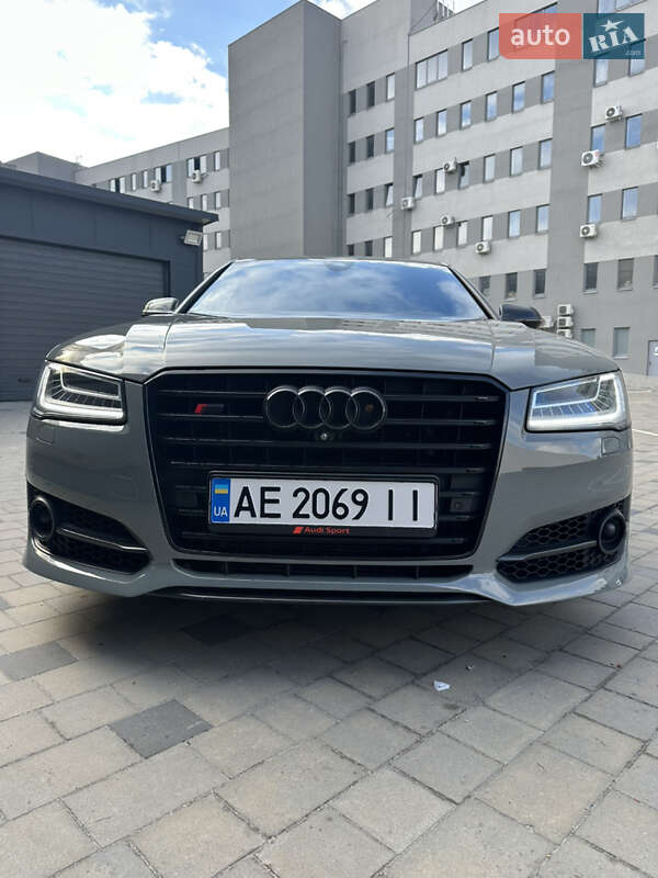 Седан Audi S8 2017 в Днепре