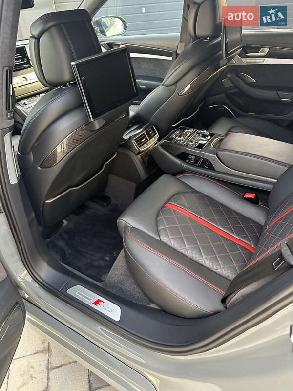 Седан Audi S8 2017 в Днепре