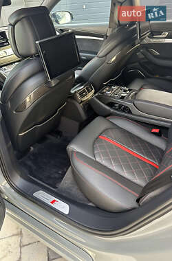 Седан Audi S8 2017 в 