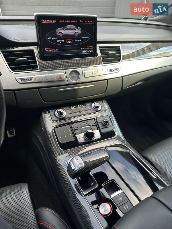 Седан Audi S8 2017 в Днепре