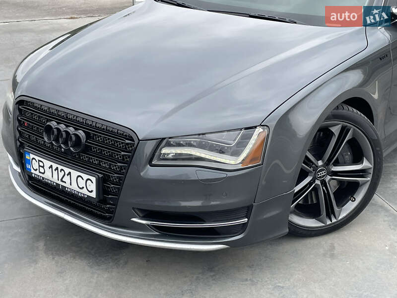 Седан Audi S8 2012 в Києві