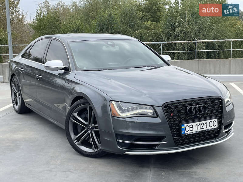 Седан Audi S8 2012 в Києві