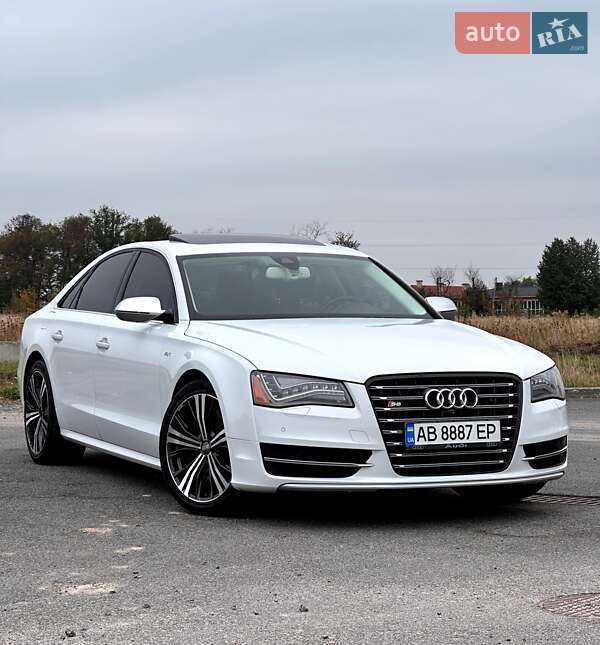 Седан Audi S8 2014 в Вінниці