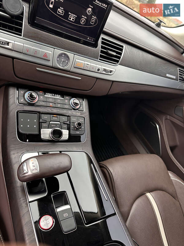 Седан Audi S8 2014 в Вінниці