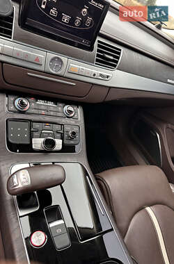 Седан Audi S8 2014 в 