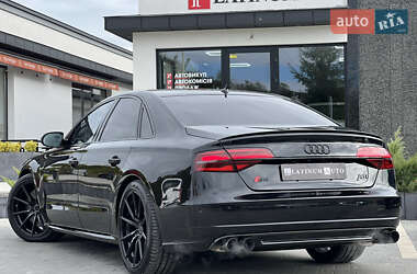 Седан Audi S8 2017 в 