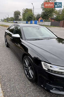 Седан Audi S8 2020 в 