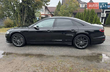 Седан Audi S8 2020 в 