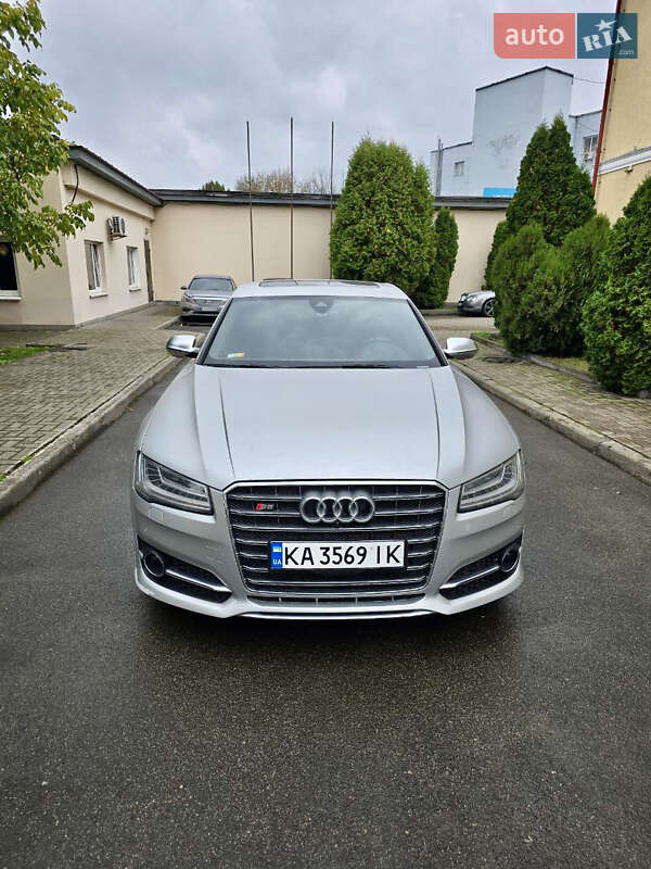 Седан Audi S8 2014 в Киеве