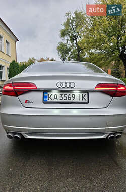 Седан Audi S8 2014 в 