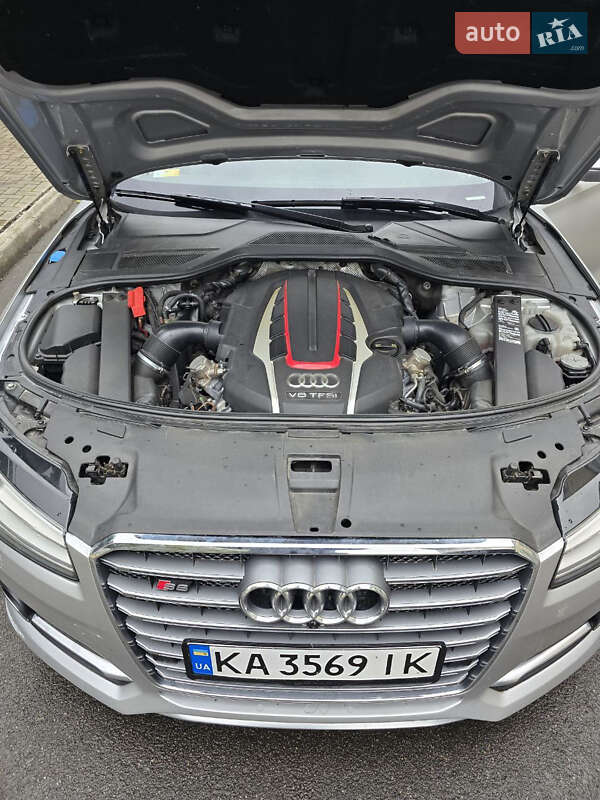 Седан Audi S8 2014 в Киеве