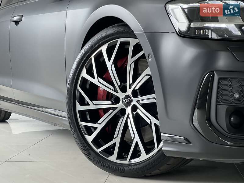 Седан Audi S8 2022 в Києві