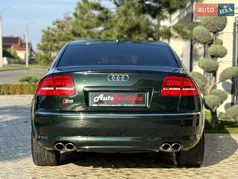 Седан Audi S8 2010 в Одесі