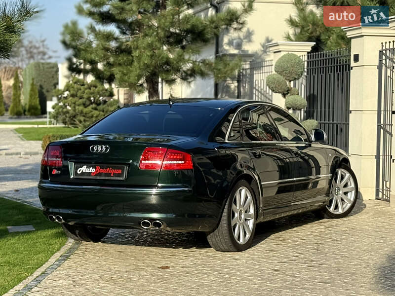 Седан Audi S8 2010 в Одесі