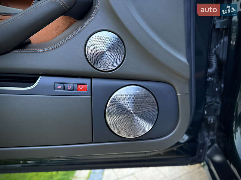 Седан Audi S8 2010 в Одесі