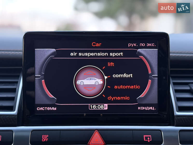 Седан Audi S8 2010 в Одесі