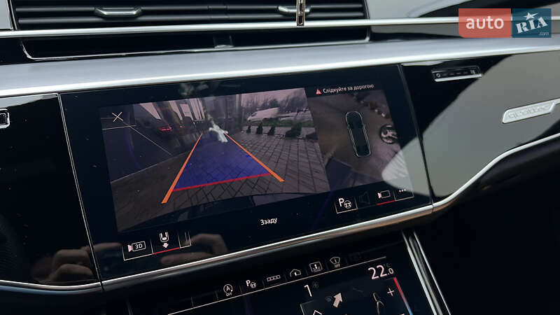 Седан Audi S8 2023 в Львові