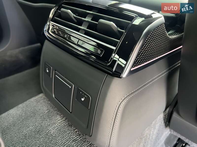 Седан Audi S8 2022 в Киеве