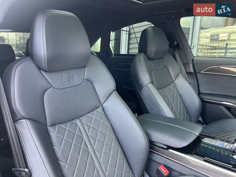 Седан Audi S8 2022 в Киеве