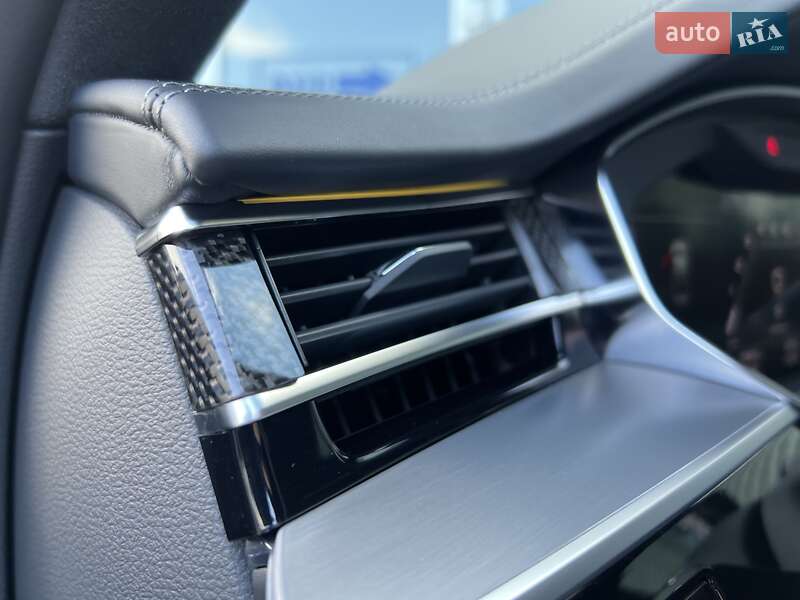 Седан Audi S8 2022 в Киеве