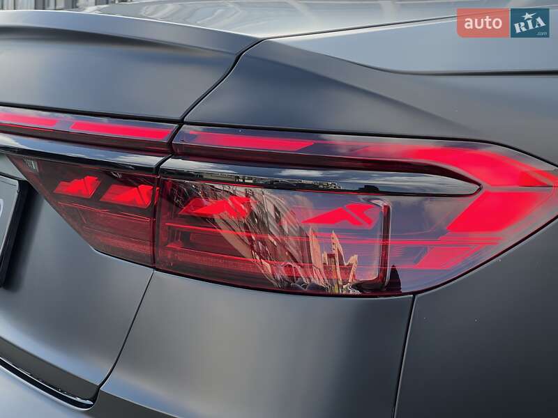 Седан Audi S8 2022 в Киеве