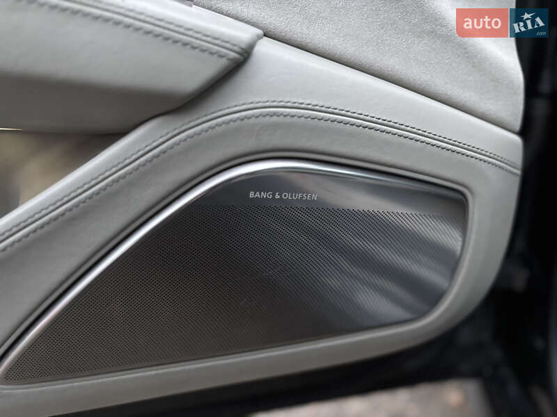 Седан Audi S8 2012 в Киеве фото 11 Седан Audi S8 2012 в Киеве