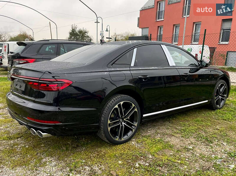 Седан Audi S8 2025 в Киеве