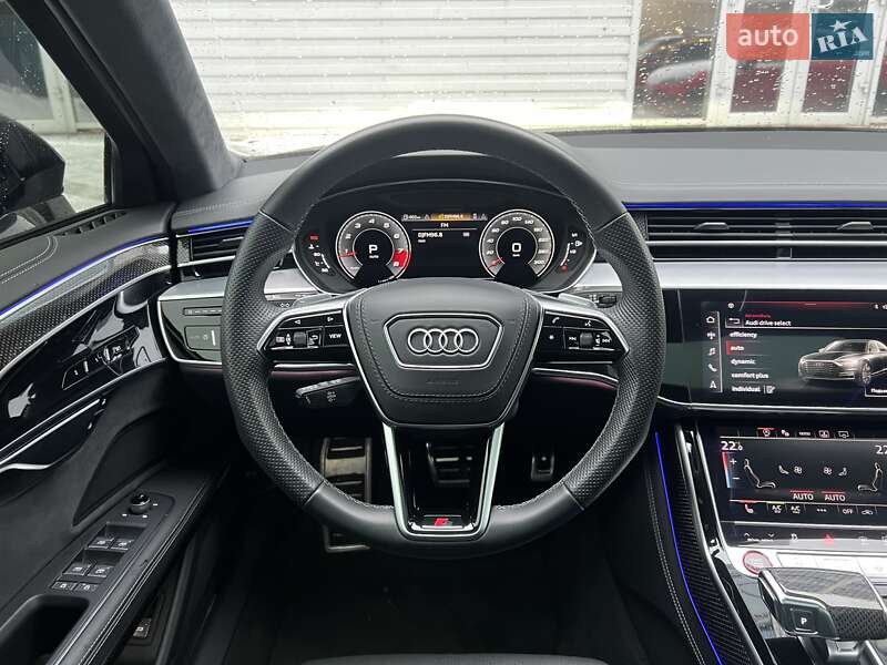 Седан Audi S8 2022 в Киеве