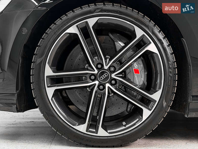 Седан Audi S8 2025 в Києві