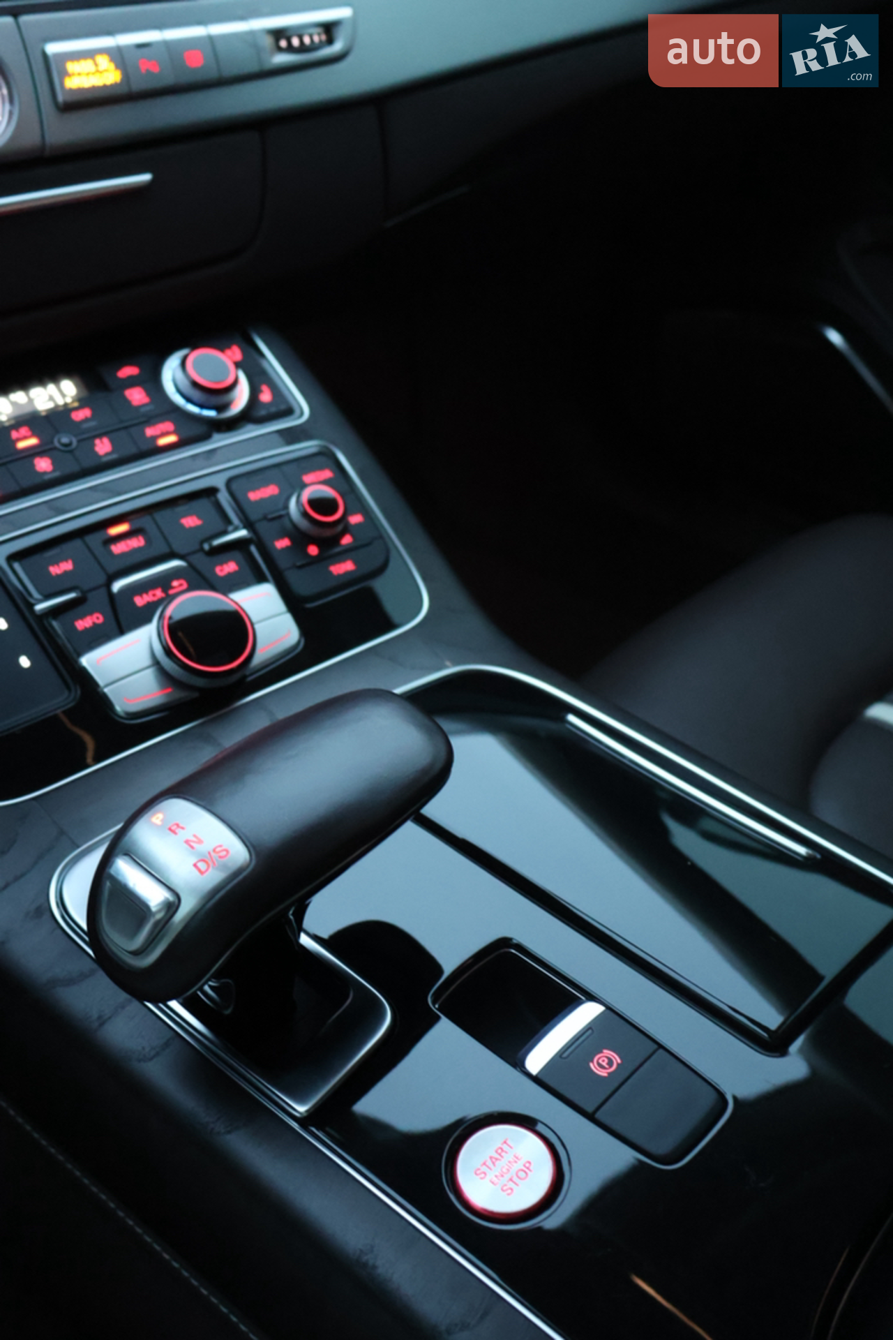 2013 Audi S8 - мініатюра 13