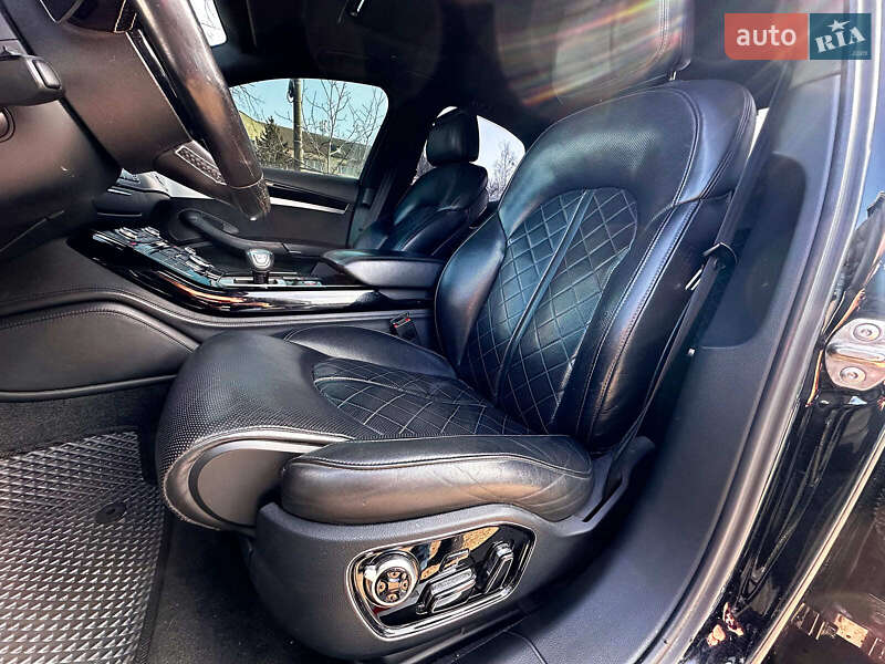 Седан Audi S8 2013 в Вінниці