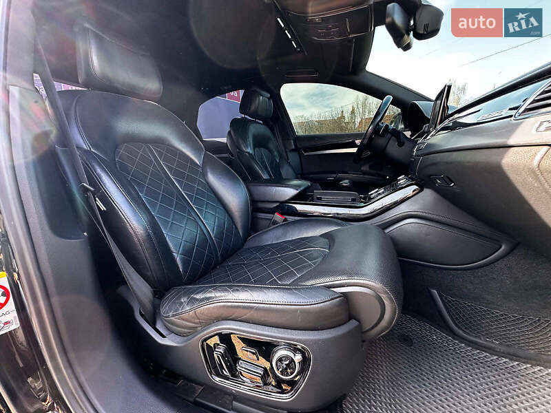 Седан Audi S8 2013 в Вінниці