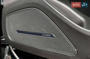 Седан Audi S8 2013 в Виннице