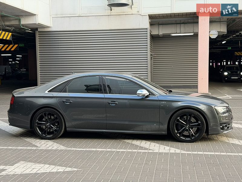 Седан Audi S8 2012 в Киеве