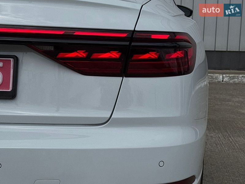 Седан Audi S8 2023 в Черновцах фото 10 Седан Audi S8 2023 в Черновцах