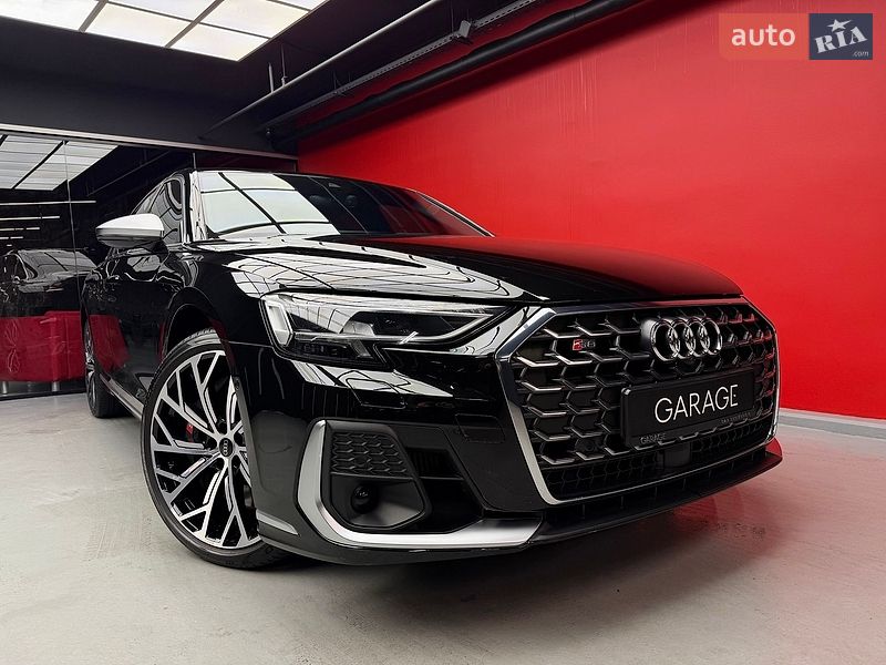 Седан Audi S8 2023 в Києві