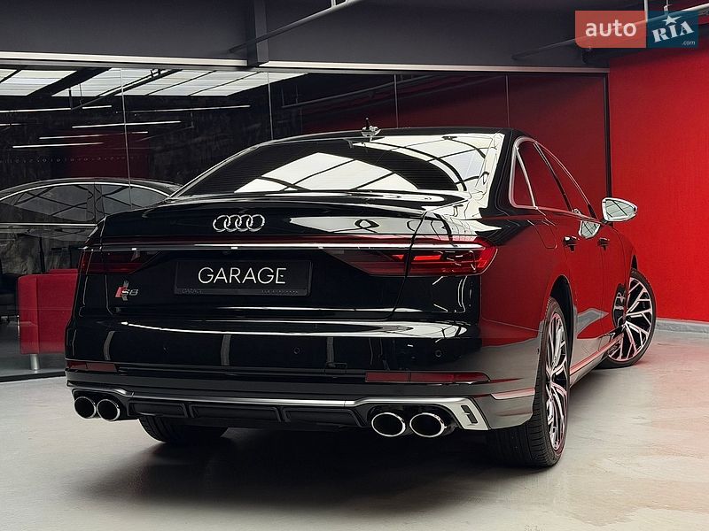 Седан Audi S8 2023 в Києві