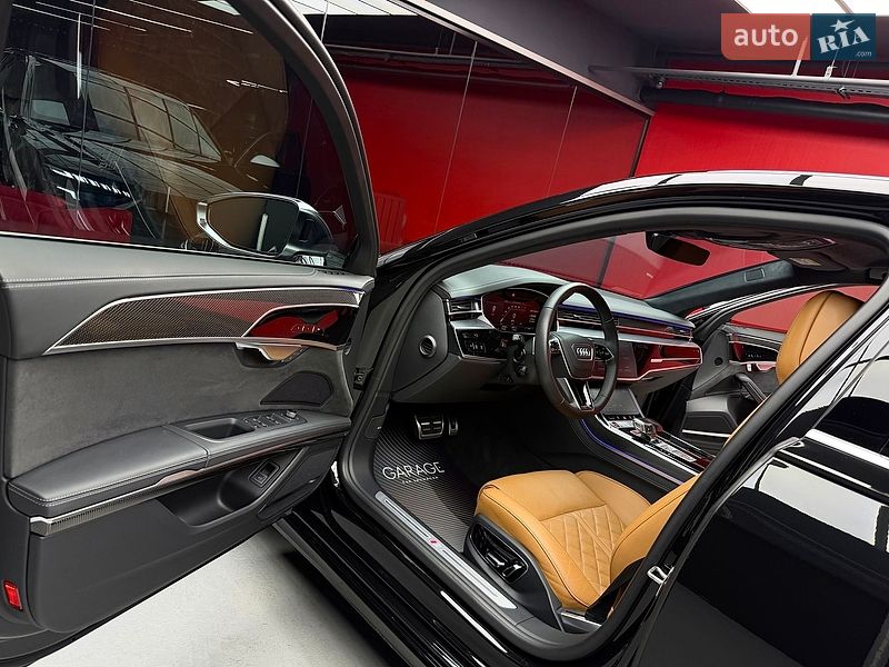 Седан Audi S8 2023 в Києві