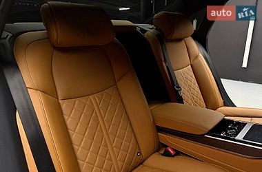 Седан Audi S8 2023 в Києві