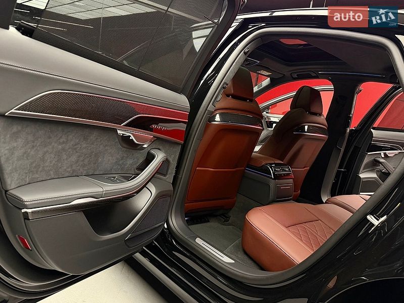 Седан Audi S8 2026 в Киеве