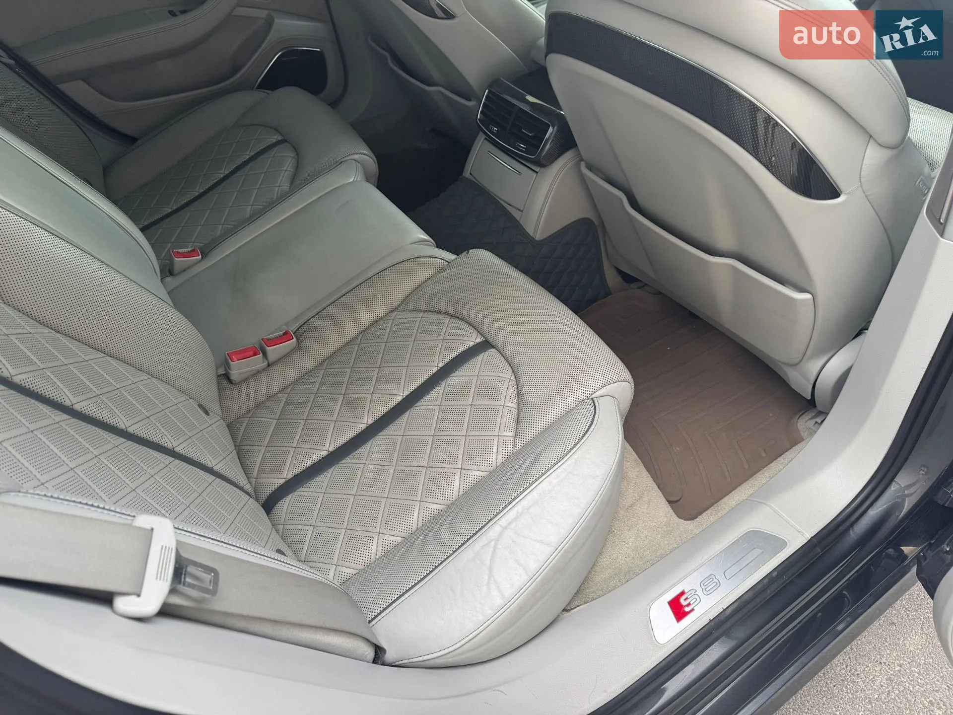 2012 Audi S8 - мініатюра 26