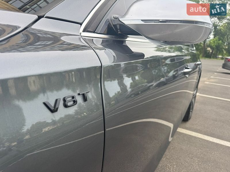 Седан Audi S8 2012 в Чернигове