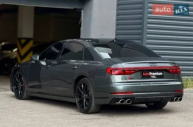Audi S8 2022