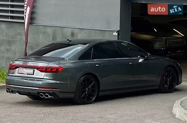 Audi S8 2022