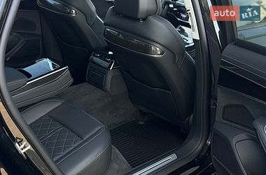 Седан Audi S8 2022 в Хмельницком