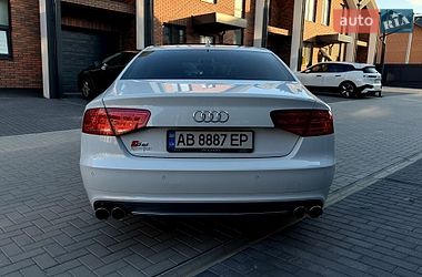 Седан Audi S8 2014 в Вінниці