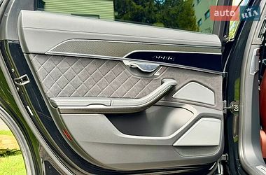 Седан Audi S8 2024 в Львове