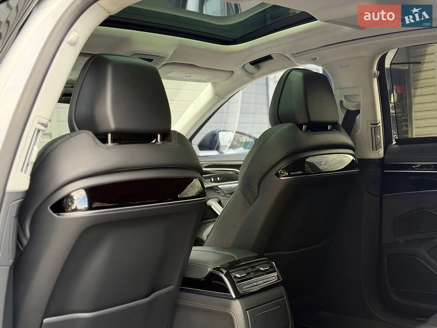 2023 Audi S8 - мініатюра 26