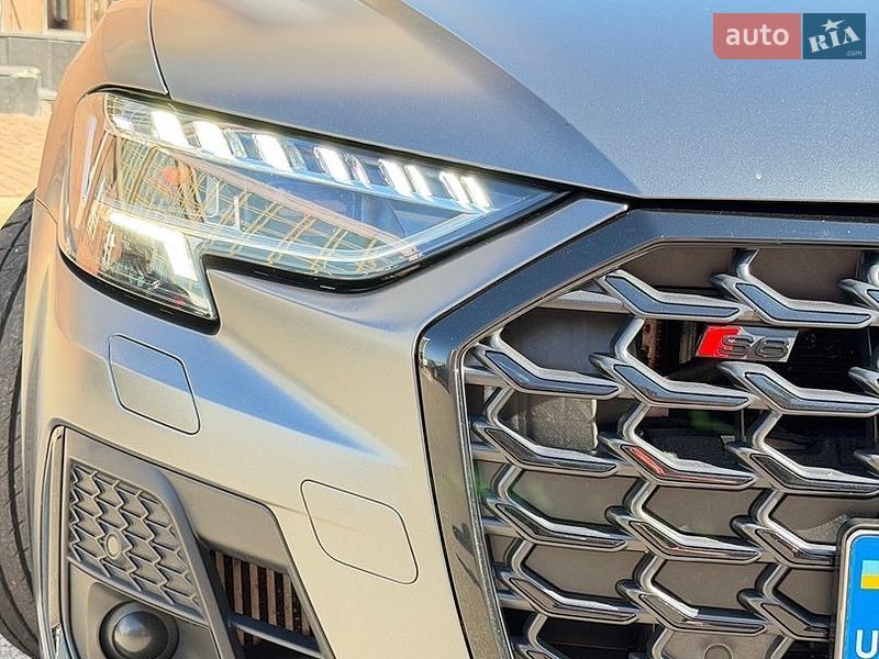 Седан Audi S8 2023 в Києві