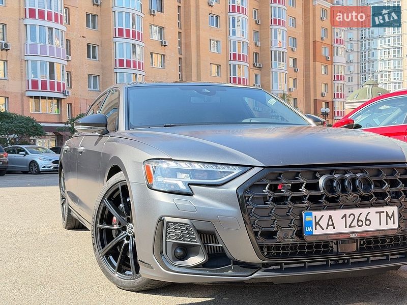 Седан Audi S8 2023 в Києві